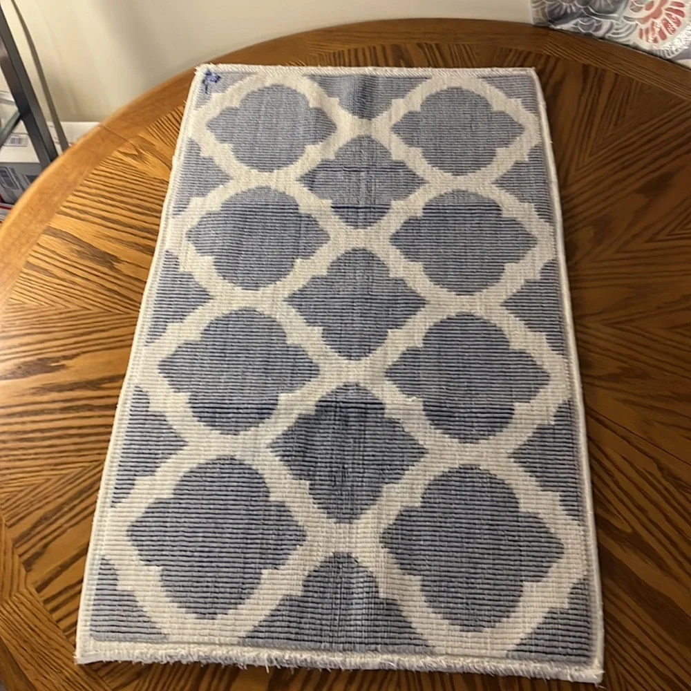 Natural Cotton Bath Mat / Throw Rug White & Blue Design